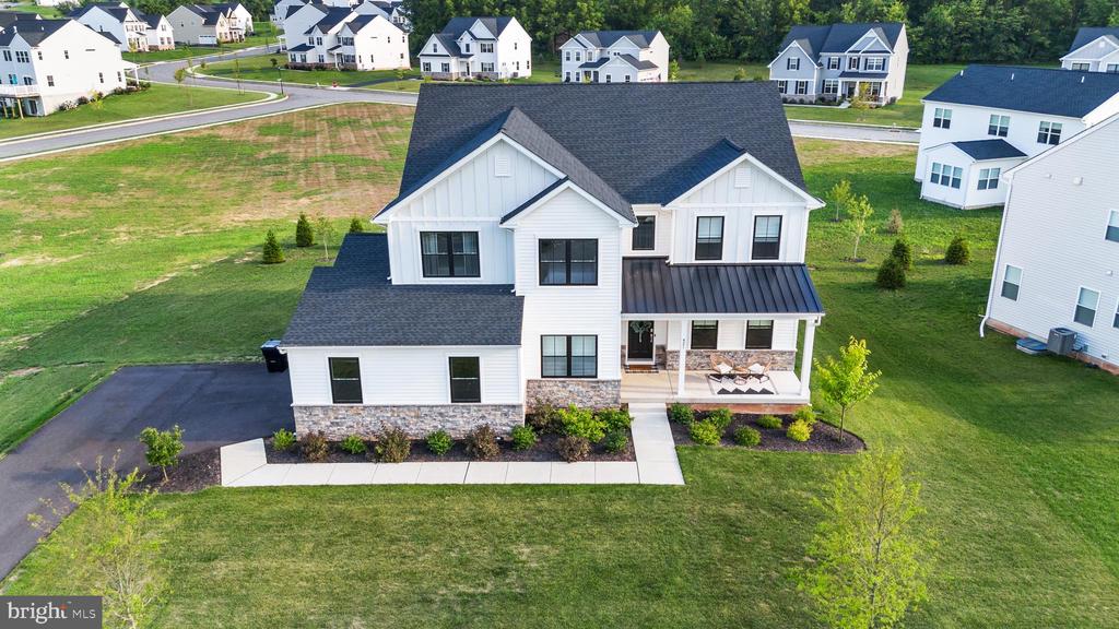 421 EMERALD COURT