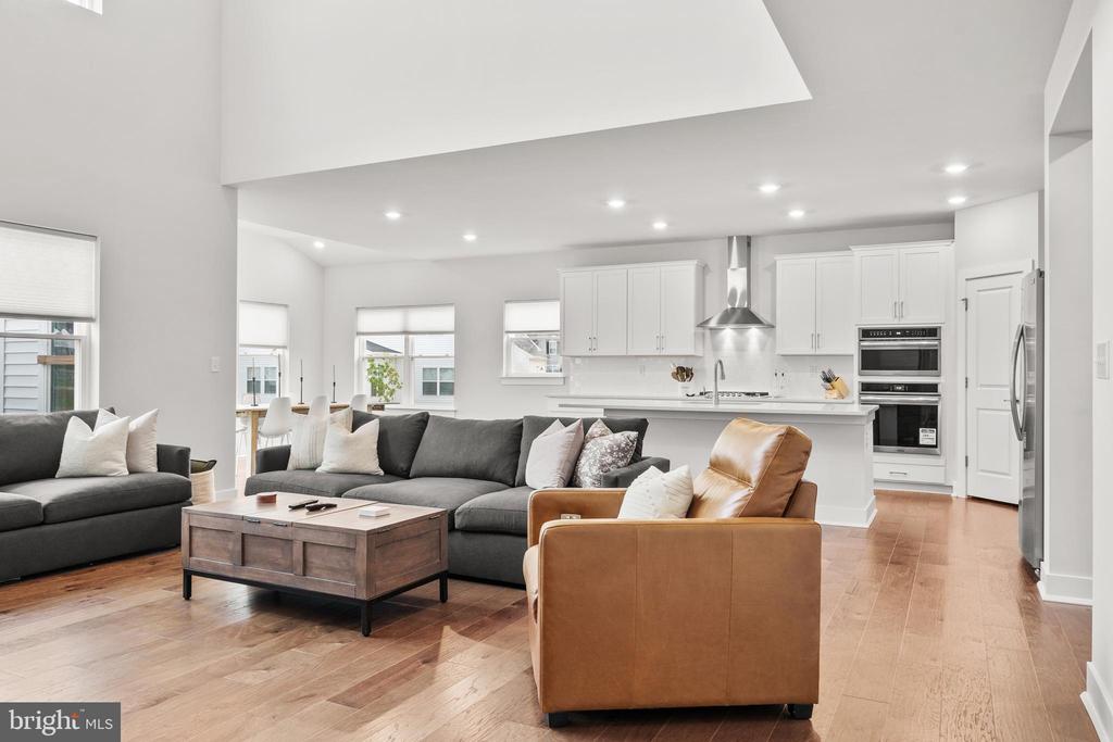 421 EMERALD COURT