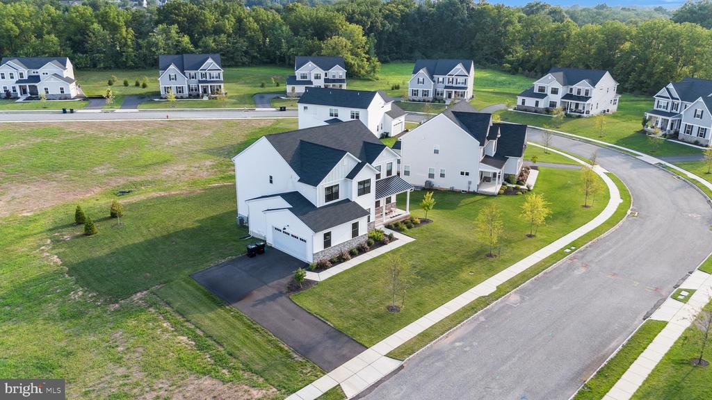 421 EMERALD COURT