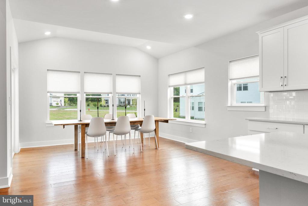 421 EMERALD COURT