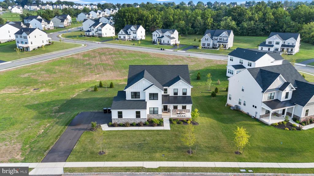421 EMERALD COURT