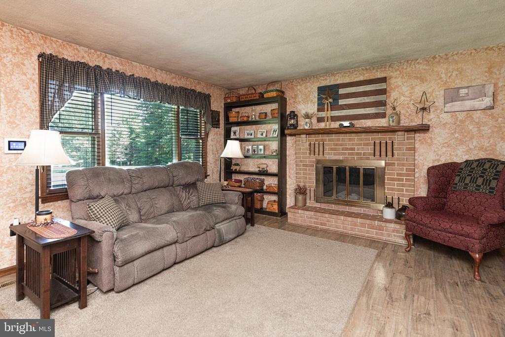 85 COUNTRY LANE