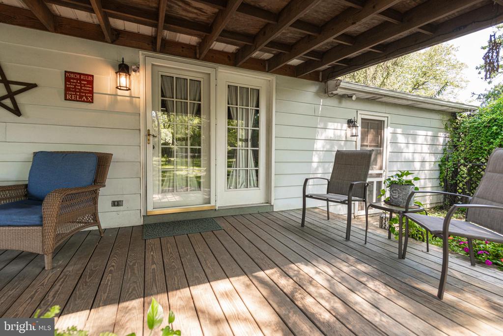 85 COUNTRY LANE