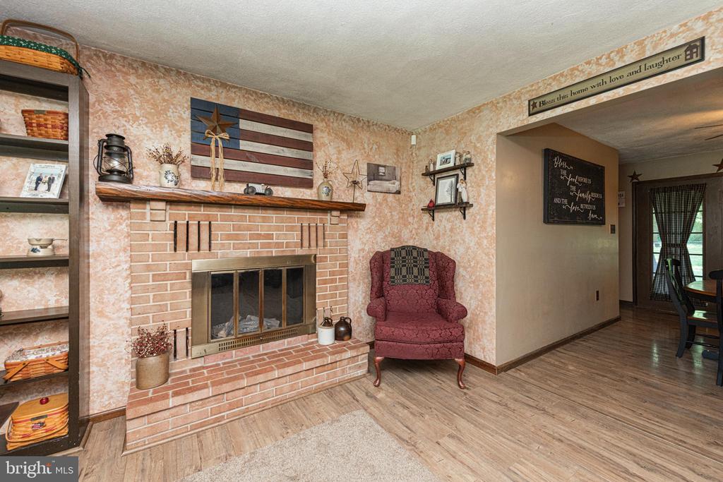 85 COUNTRY LANE