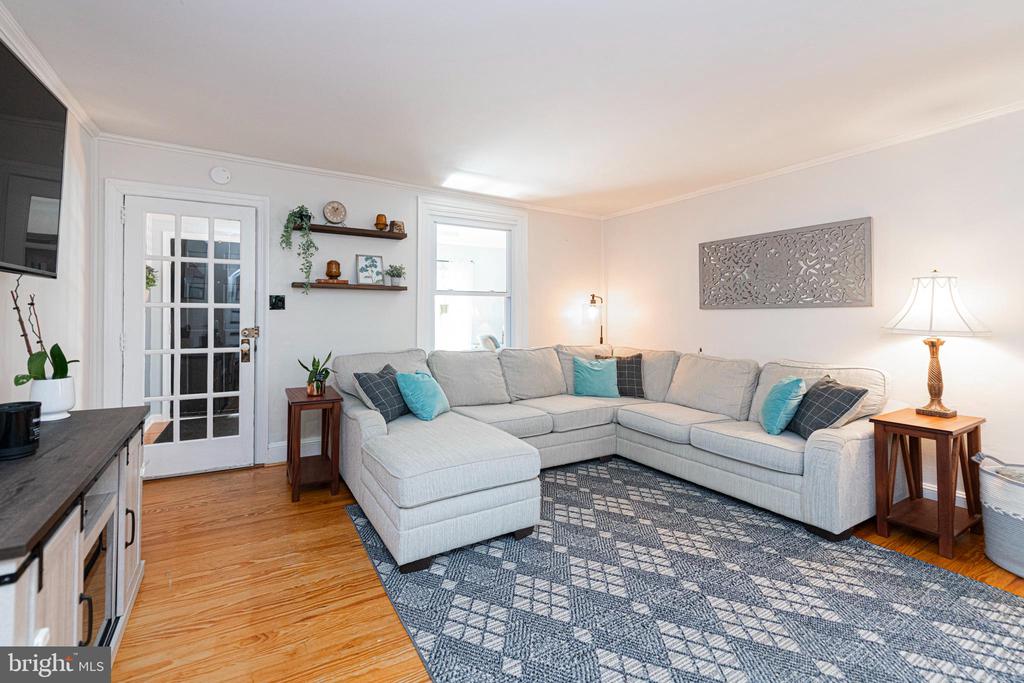 121 COLUMBIA AVENUE