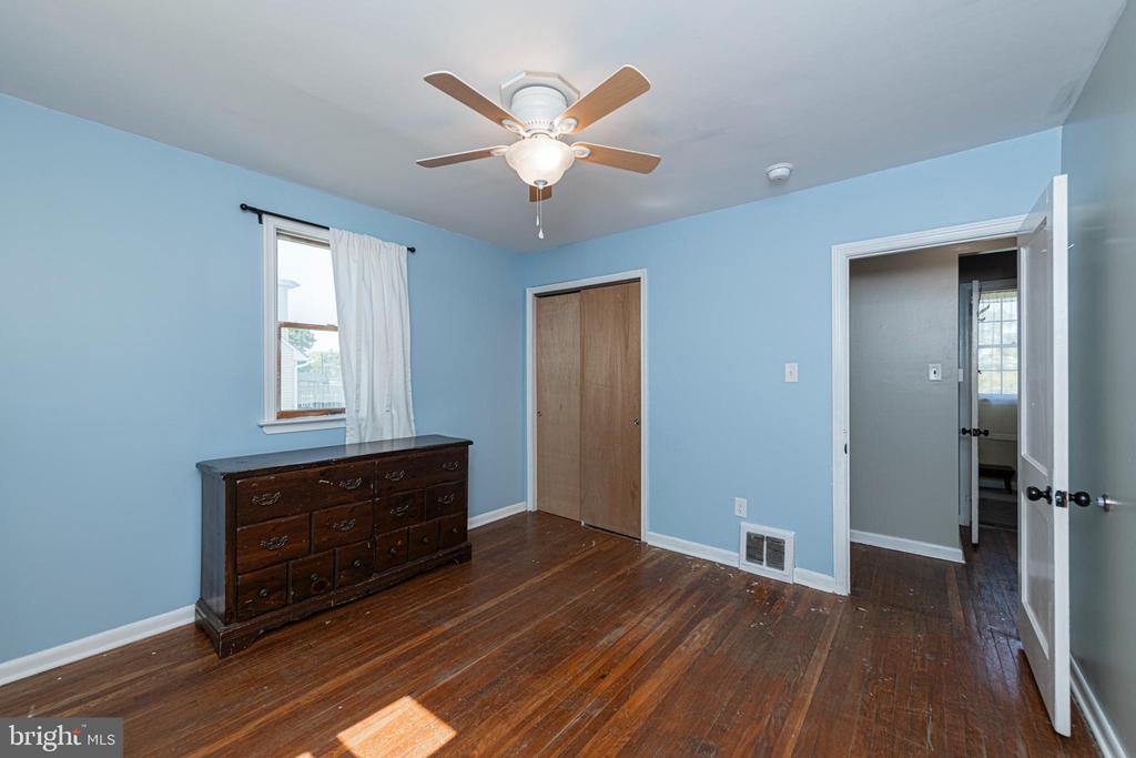 53 VILLAGE WAY