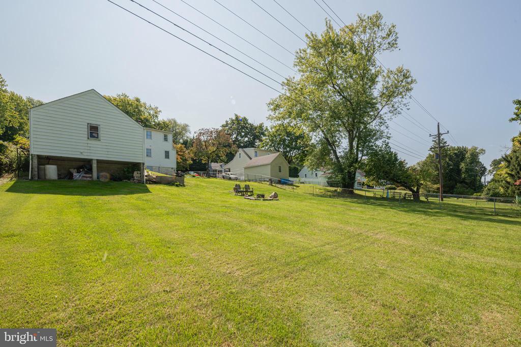 53 VILLAGE WAY