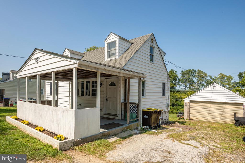 53 VILLAGE WAY