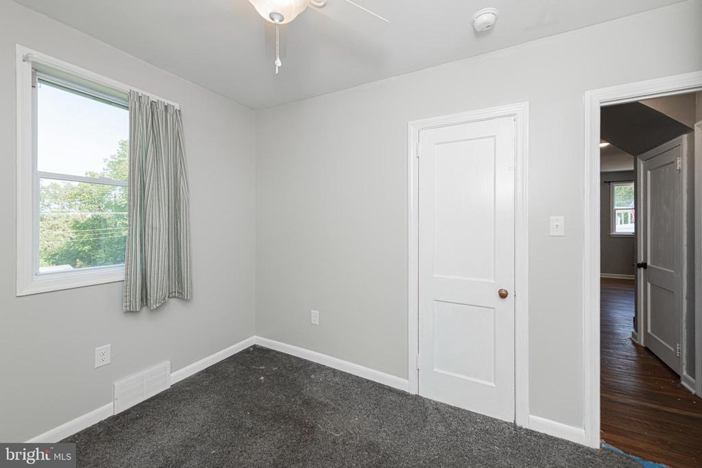 53 VILLAGE WAY