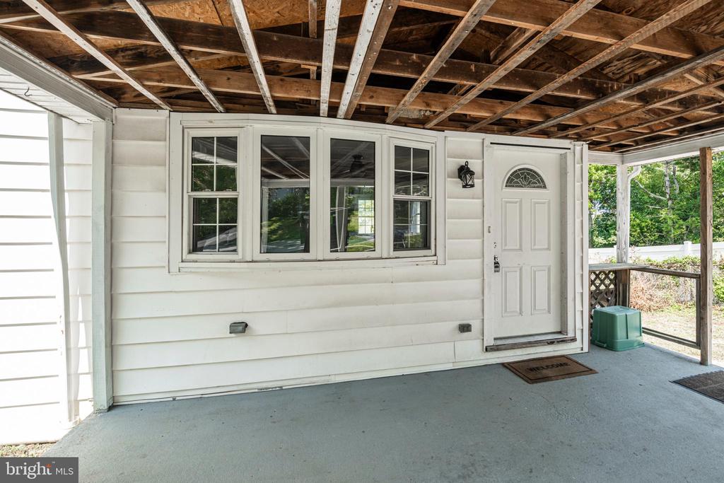 53 VILLAGE WAY