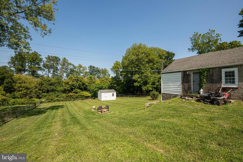 53 VILLAGE WAY