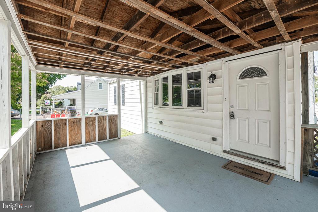 53 VILLAGE WAY