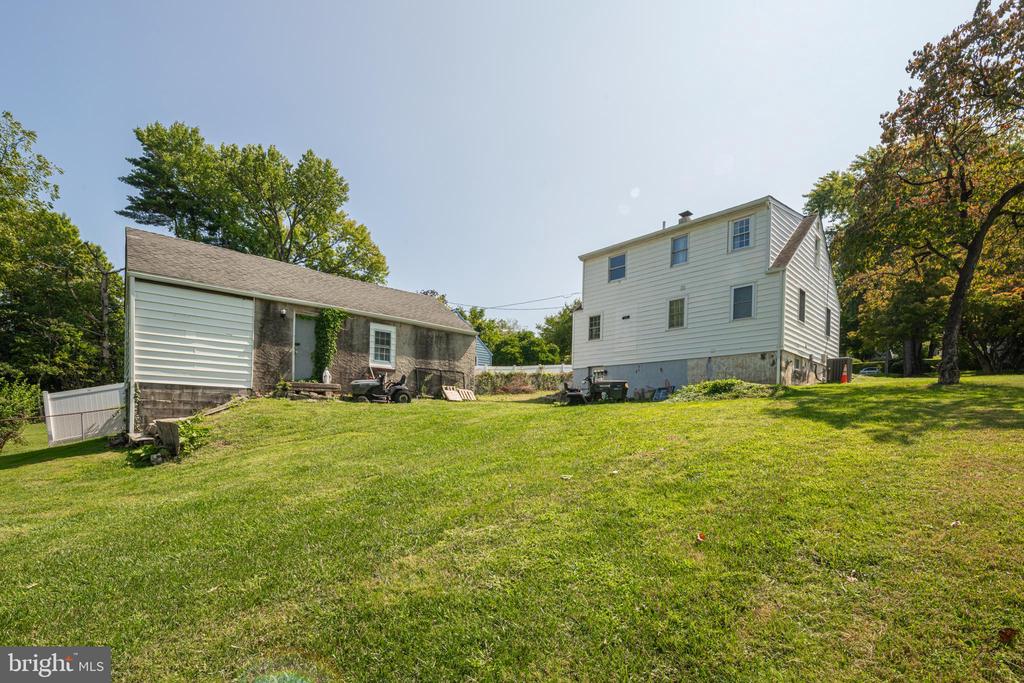53 VILLAGE WAY