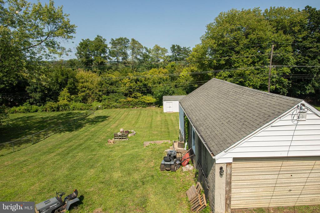 53 VILLAGE WAY