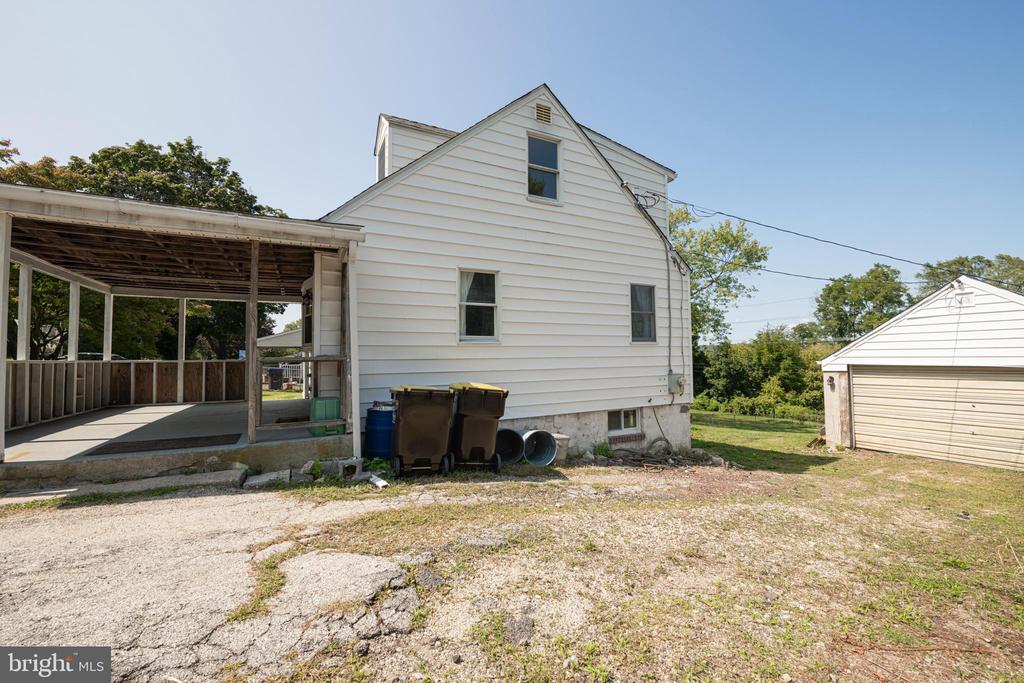 53 VILLAGE WAY