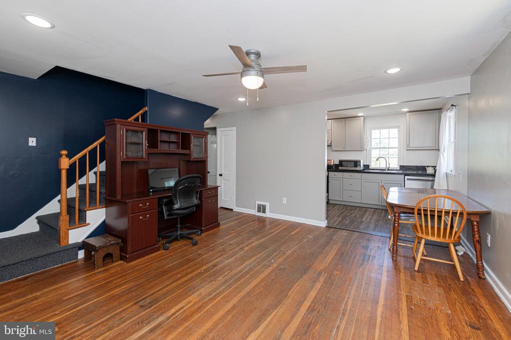 53 VILLAGE WAY