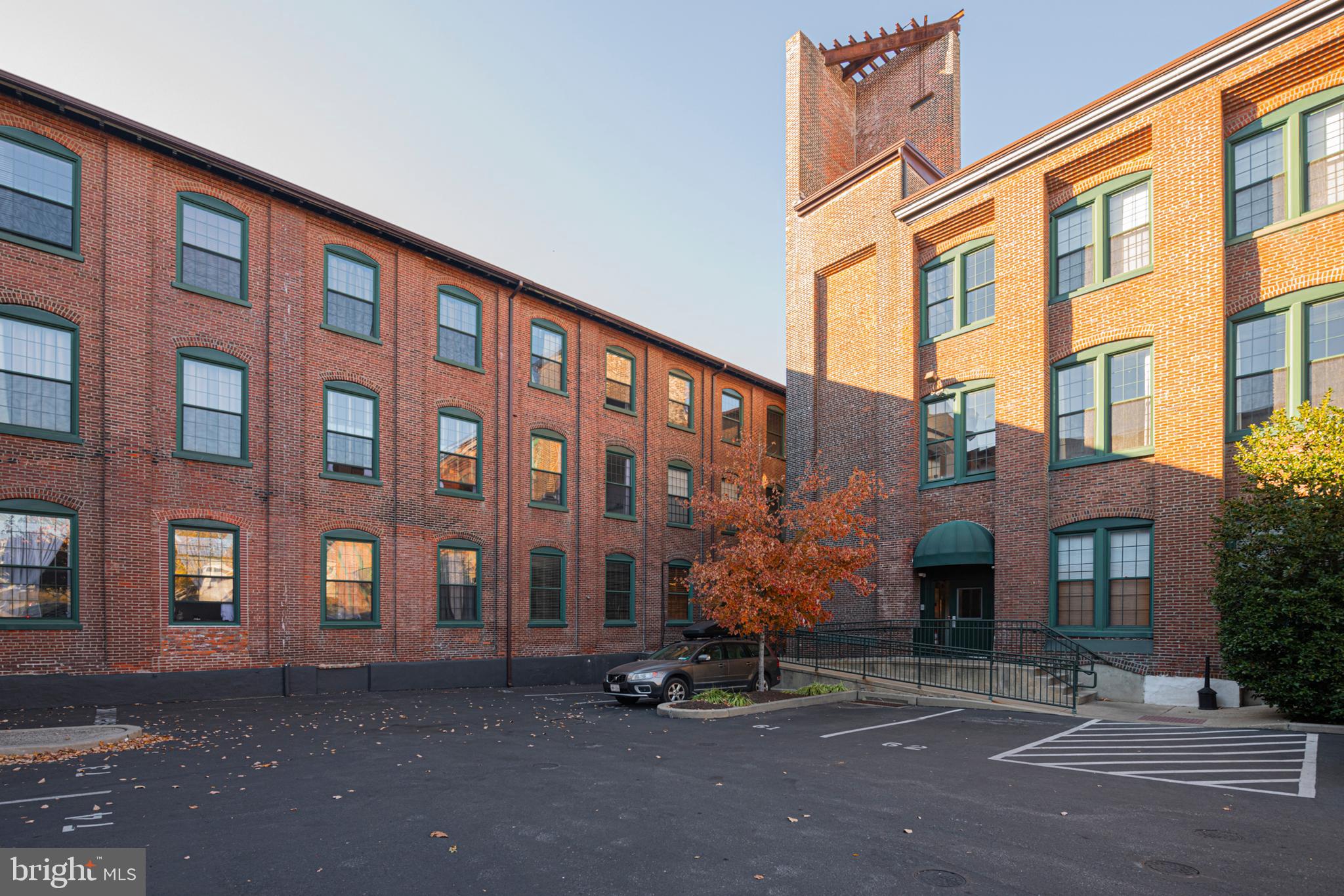 200 LINCOLN AVENUE 128