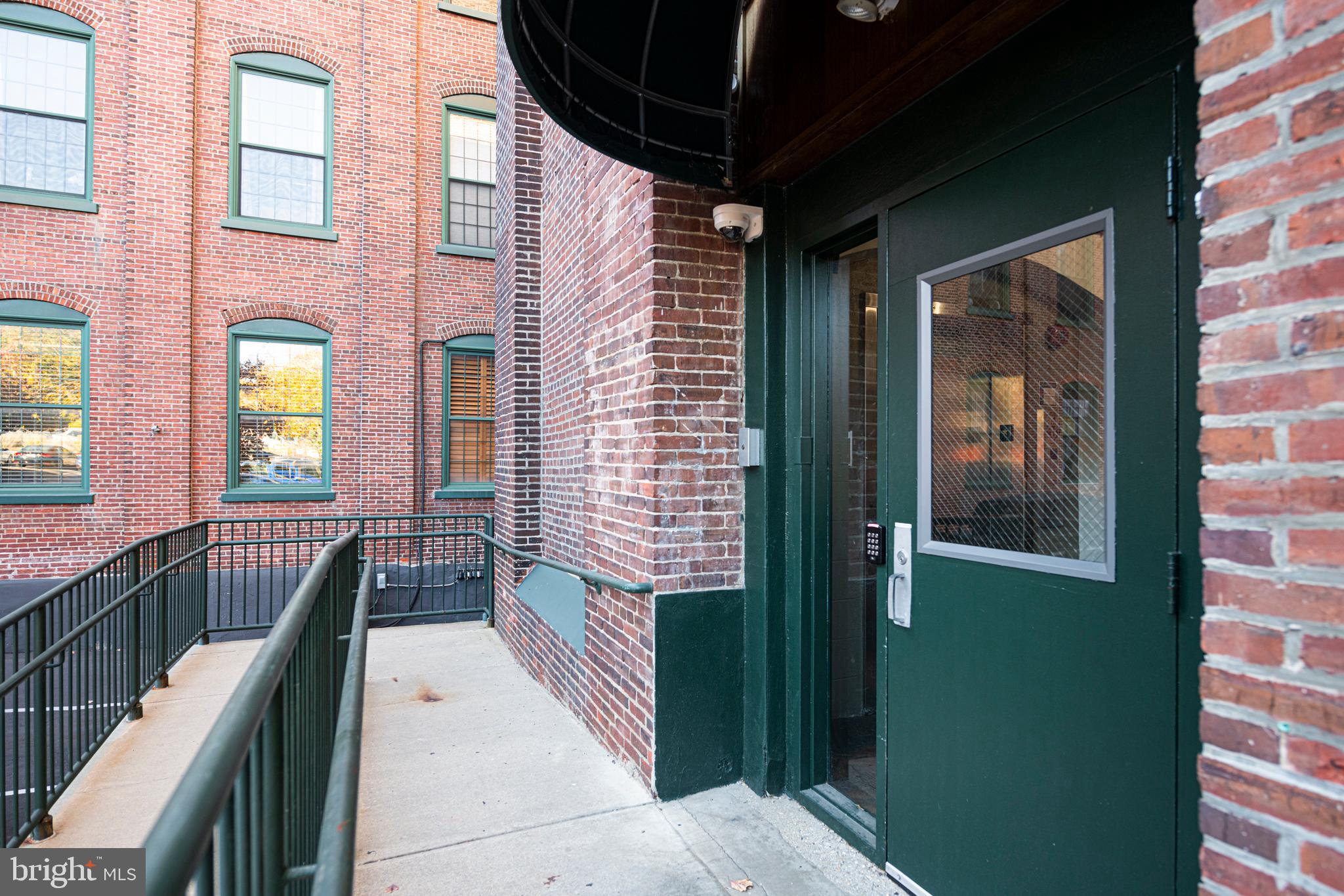 200 LINCOLN AVENUE 128