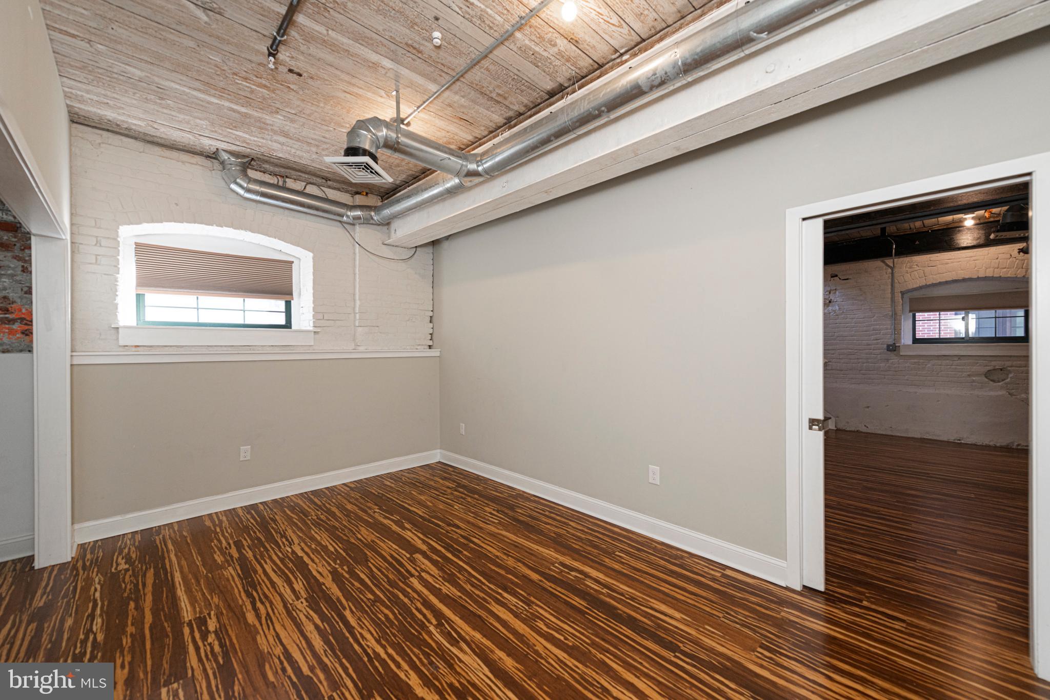 200 LINCOLN AVENUE 128