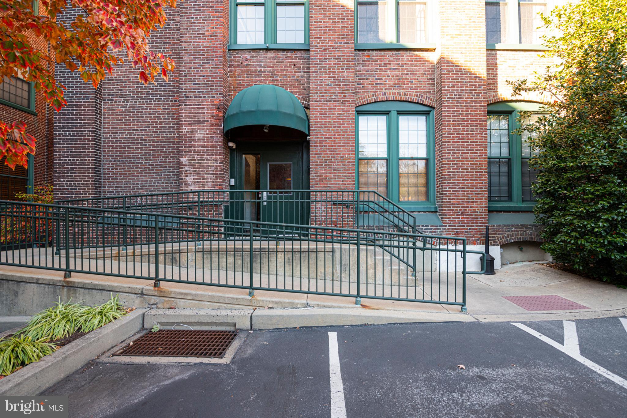 200 LINCOLN AVENUE 128