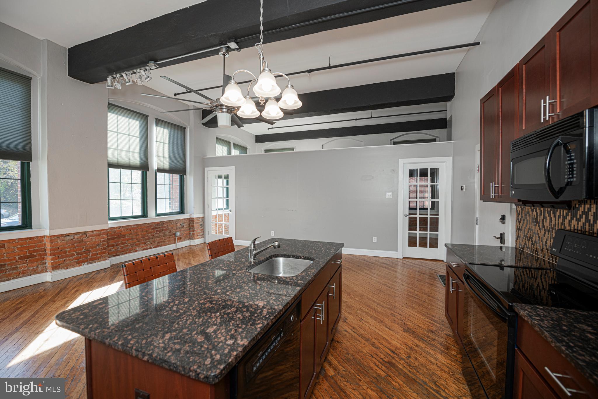 200 LINCOLN AVENUE 128