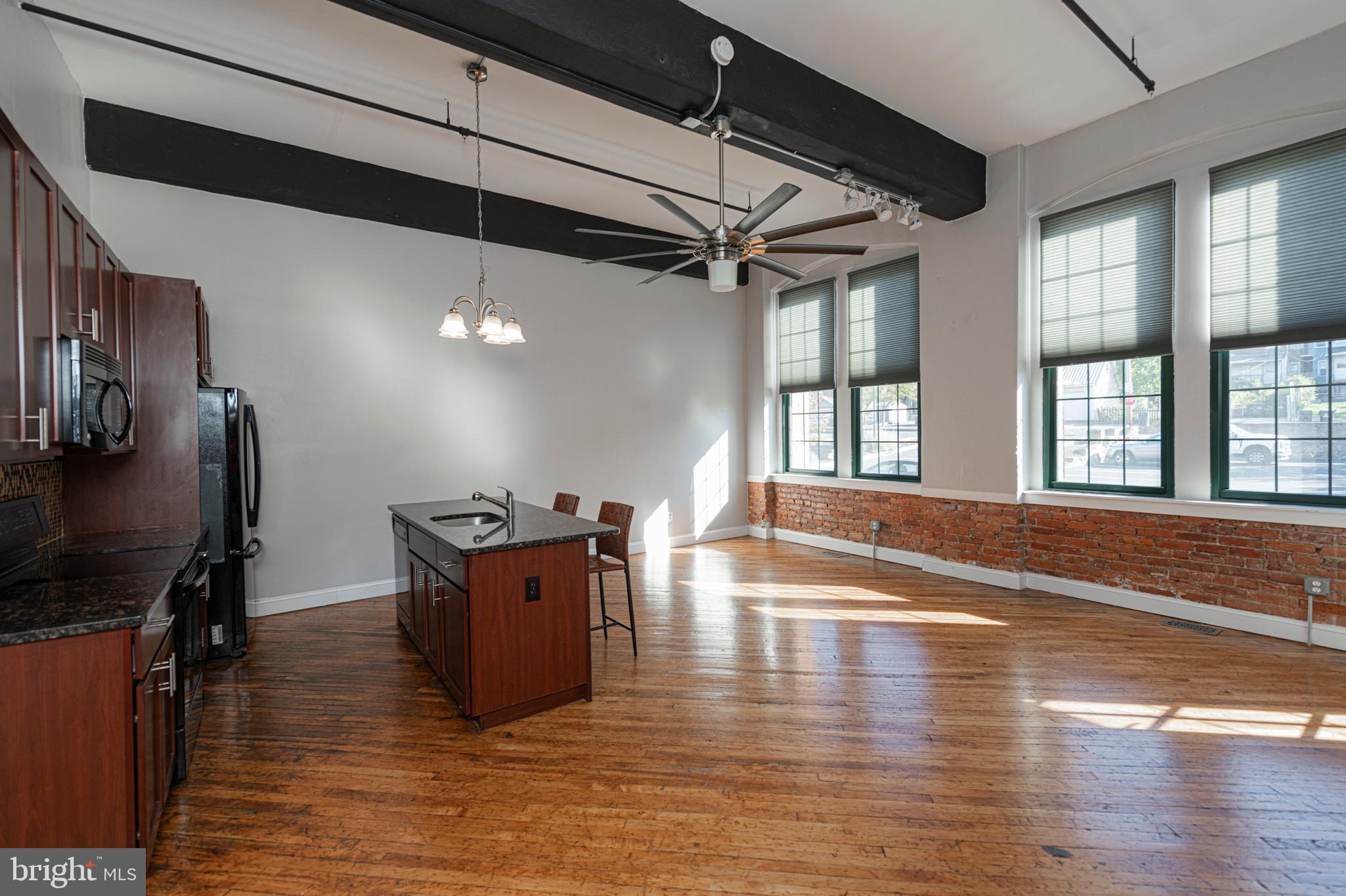 200 LINCOLN AVENUE 128