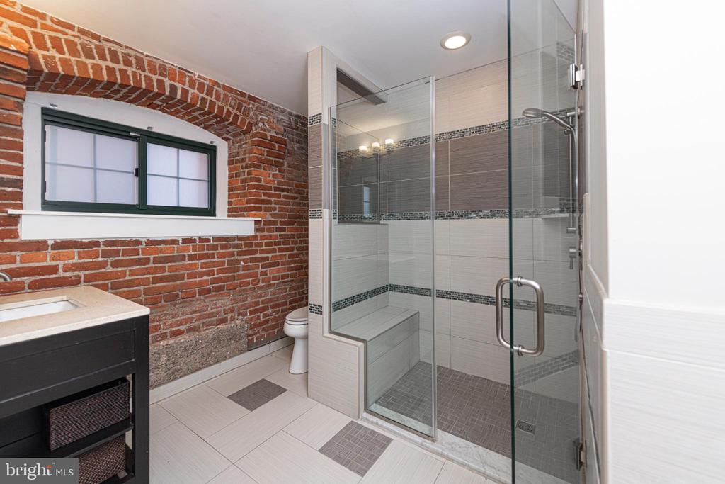 200 LINCOLN AVENUE 128
