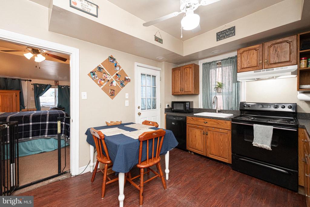 810 LATSHAW ROAD