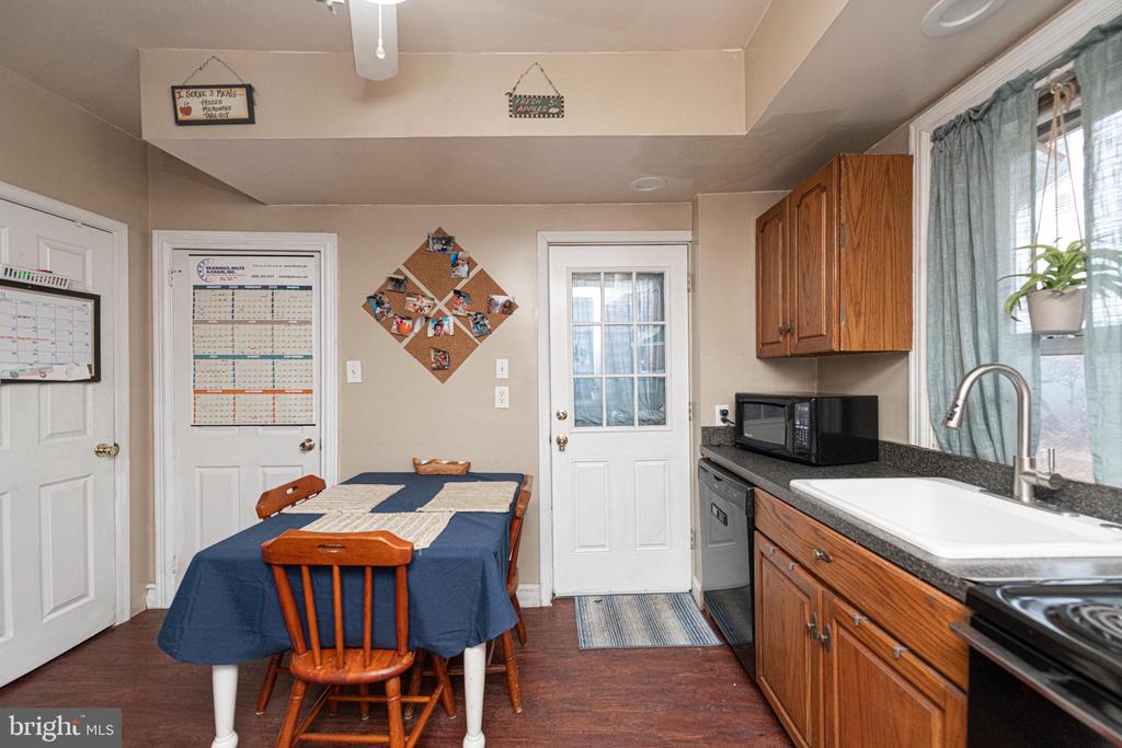 810 LATSHAW ROAD