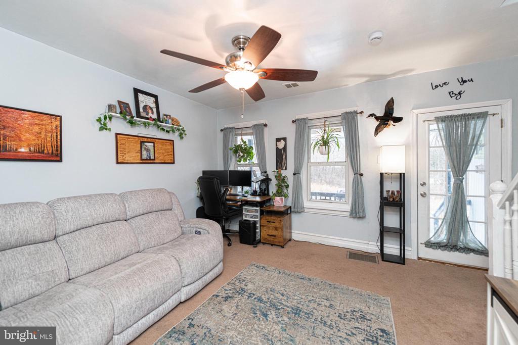 810 LATSHAW ROAD
