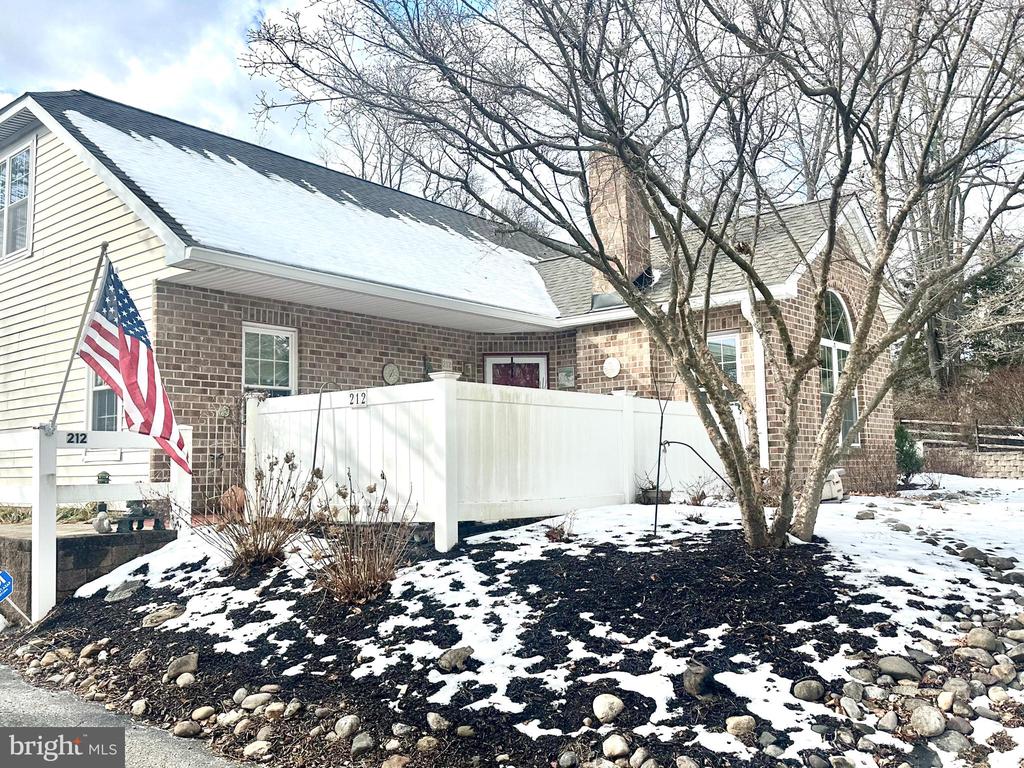 212 MILL BRIDGE LANE 11B