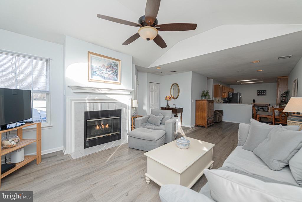 133 VILLAGE WAY 5A