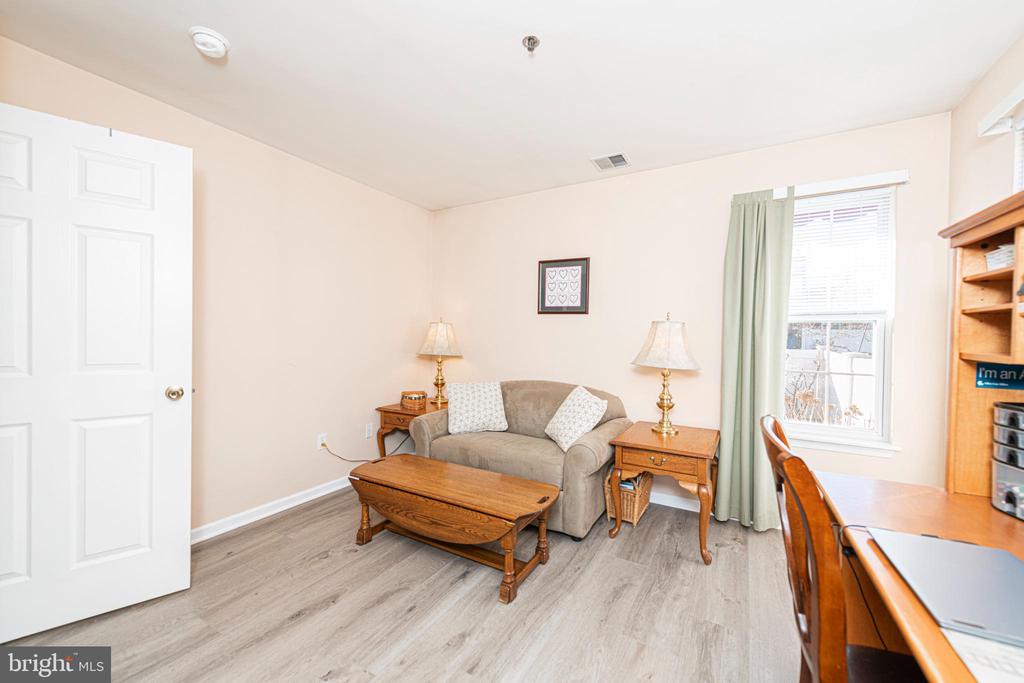 133 VILLAGE WAY 5A