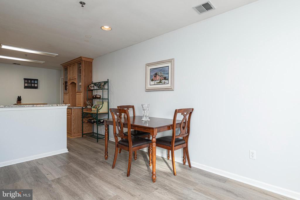 133 VILLAGE WAY 5A