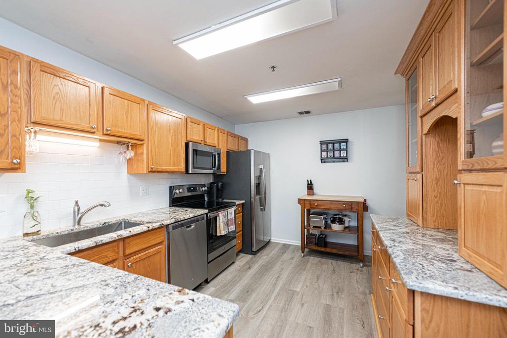 133 VILLAGE WAY 5A