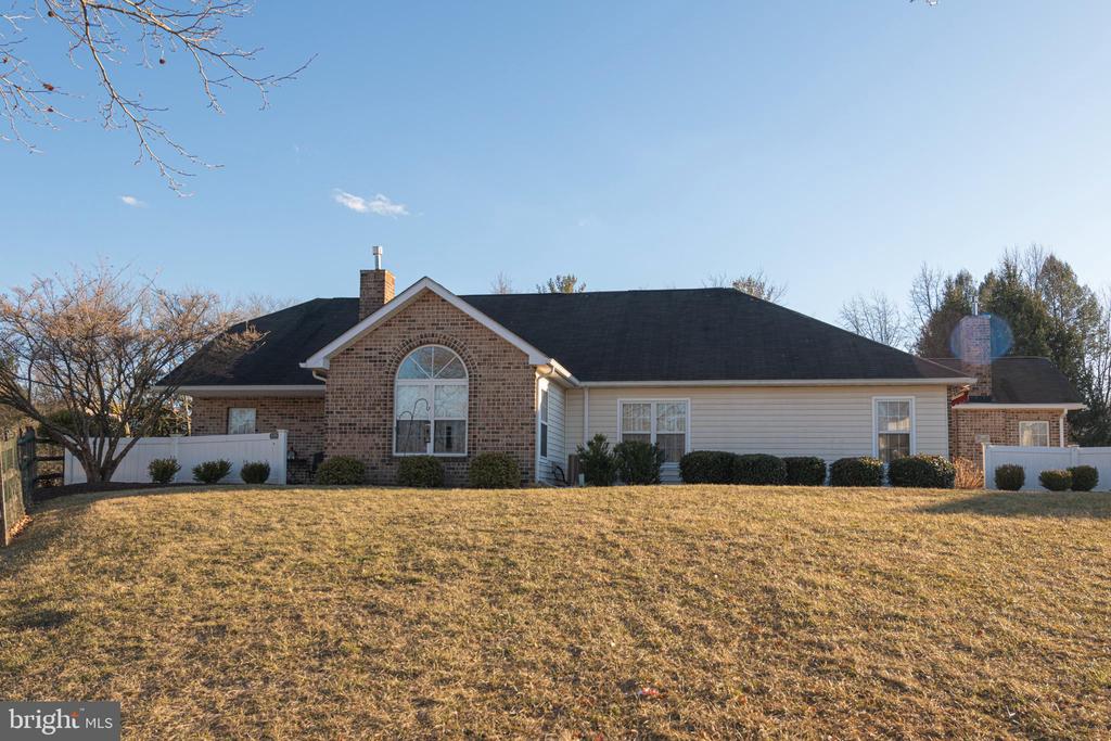 133 VILLAGE WAY 5A