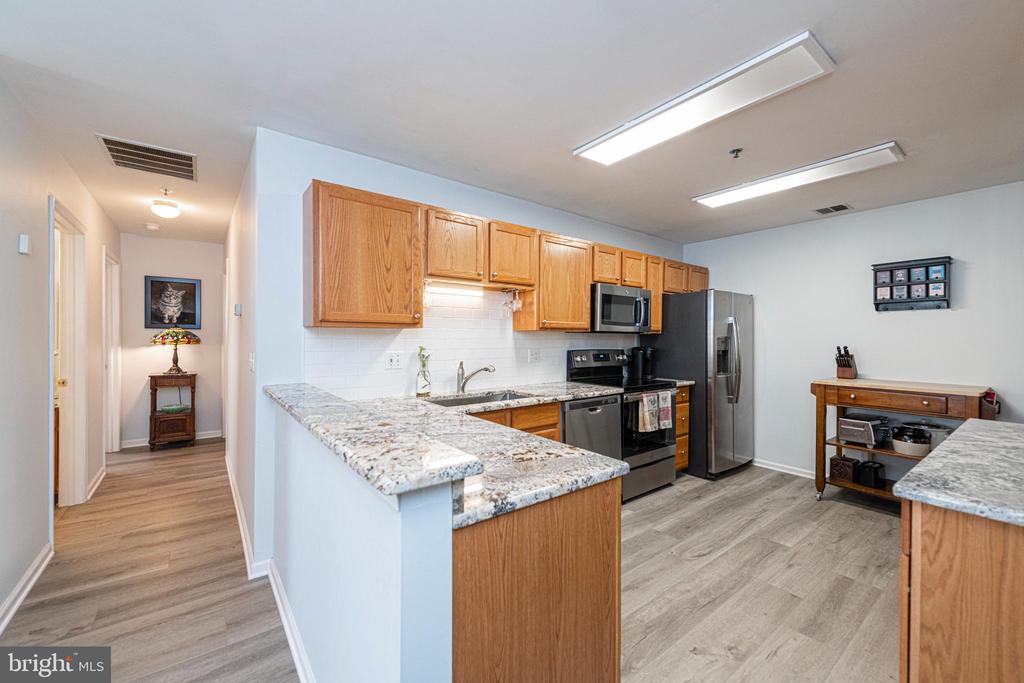 133 VILLAGE WAY 5A