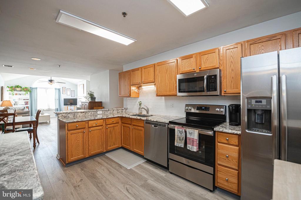 133 VILLAGE WAY 5A