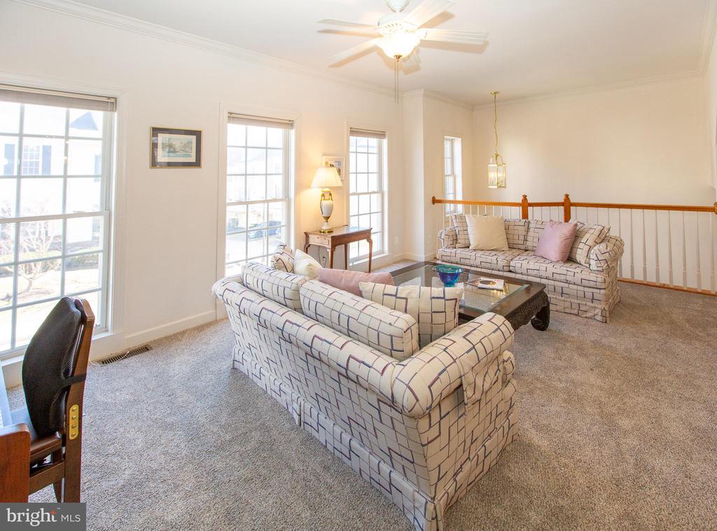 2304 LENNON LANE