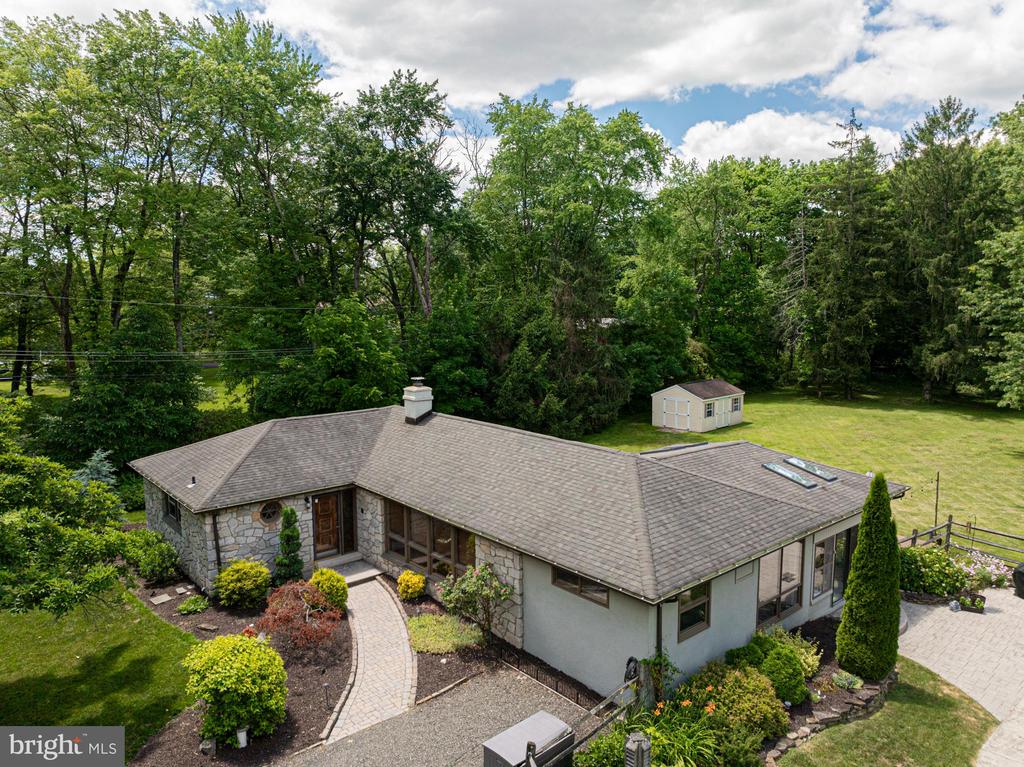 75 RUSSELL ROAD N