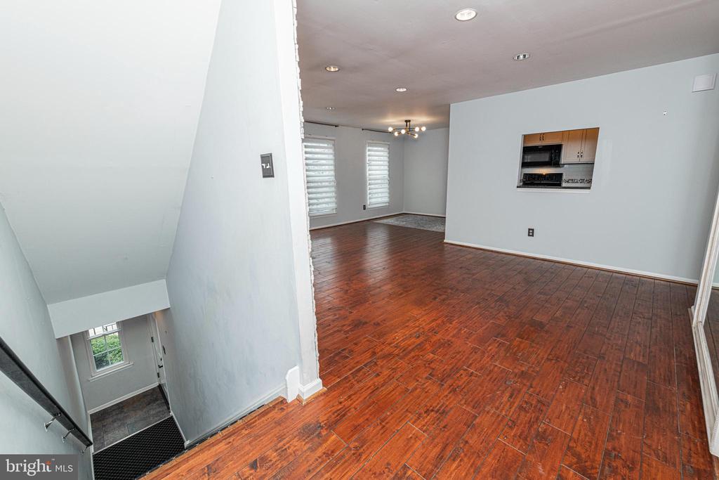 973 ROUNDHOUSE COURT