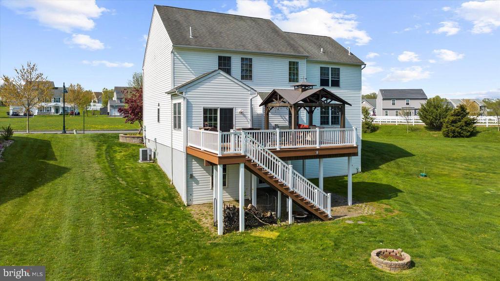 802 BAUMAN CIRCLE