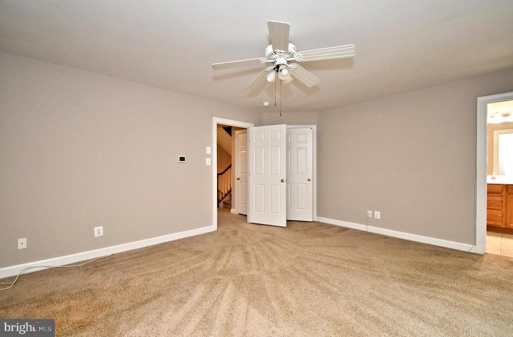 2304 LENNON LANE