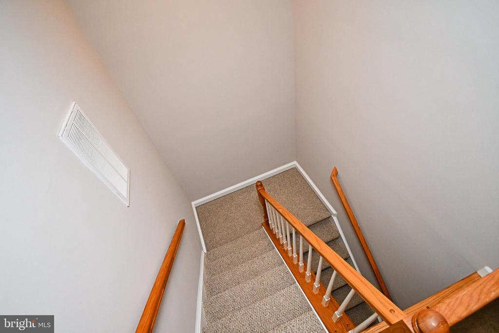 2304 LENNON LANE