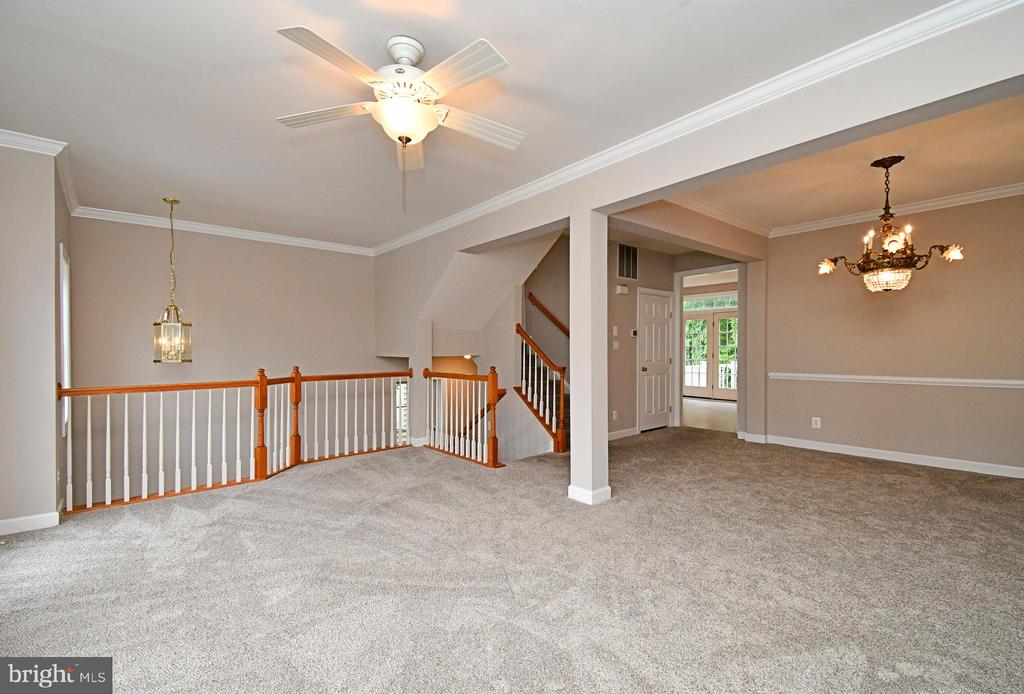 2304 LENNON LANE
