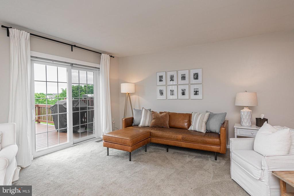 1053 ALMOND DRIVE 3