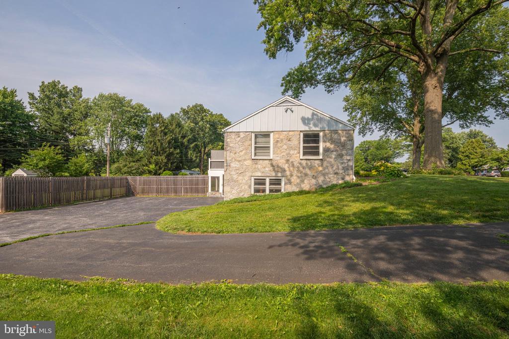 1409 KUTZ DRIVE