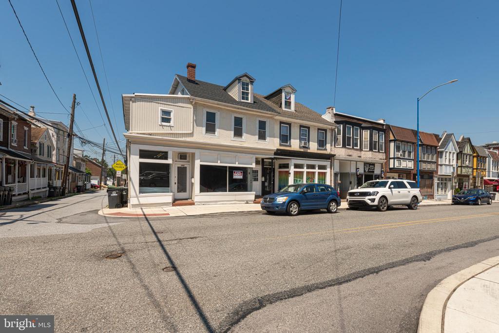 18 GAY STREET