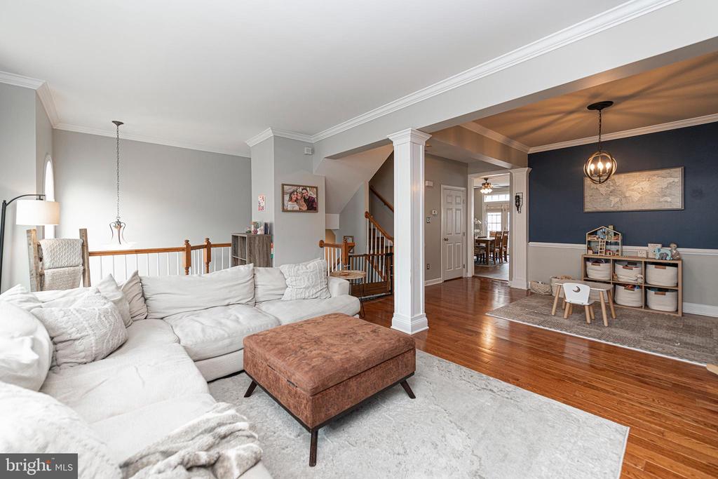 3219 ELLINGTON LANE