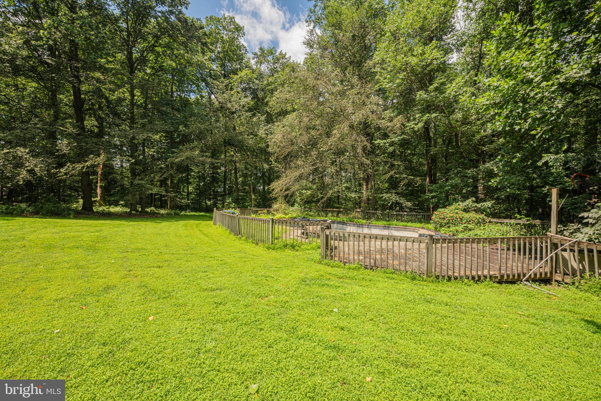 1011 W VALLEY HILL ROAD